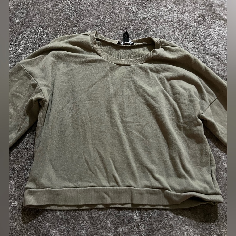 Green pullover crew neck